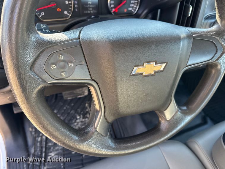 image for item DW6700 2017 Chevrolet Silverado 1500 Crew Cab pickup truck