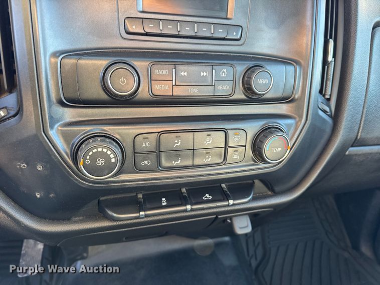 image for item DW6700 2017 Chevrolet Silverado 1500 Crew Cab pickup truck