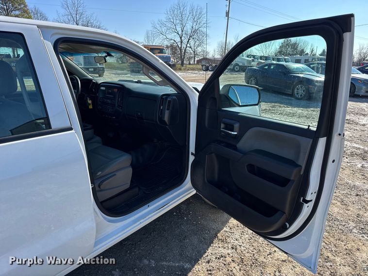 image for item DW6700 2017 Chevrolet Silverado 1500 Crew Cab pickup truck