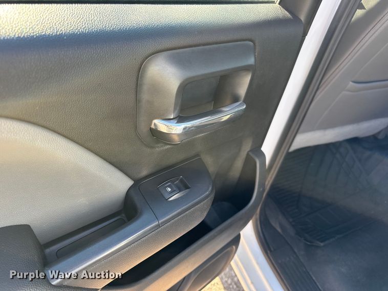 image for item DW6700 2017 Chevrolet Silverado 1500 Crew Cab pickup truck