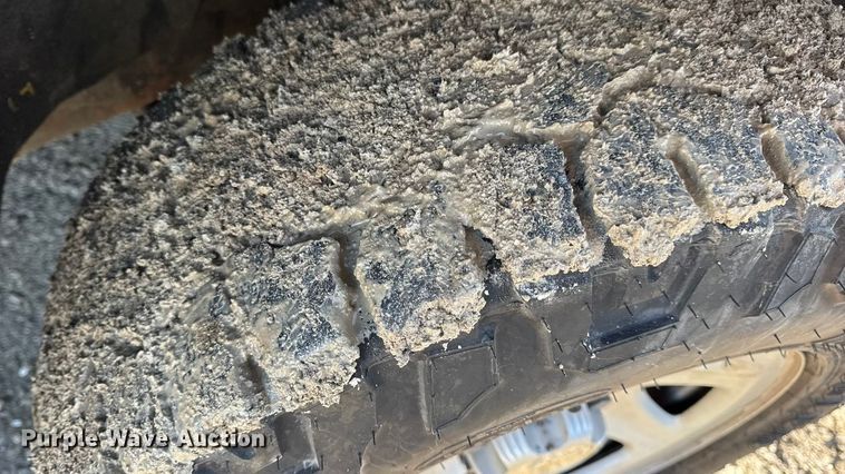 image for item DW6700 2017 Chevrolet Silverado 1500 Crew Cab pickup truck