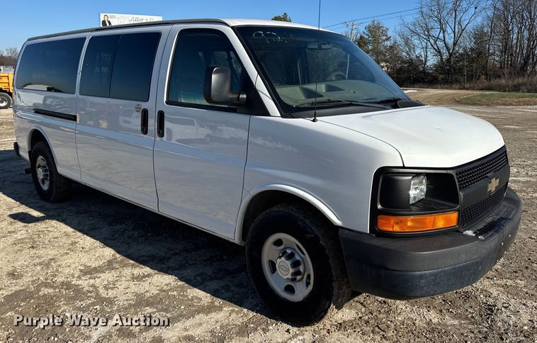 image for item DW6701 2015 Chevrolet Express 3500 van