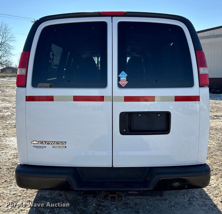 image for item DW6701 2015 Chevrolet Express 3500 van