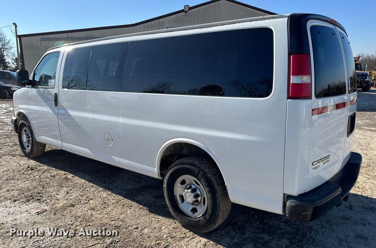 image for item DW6701 2015 Chevrolet Express 3500 van