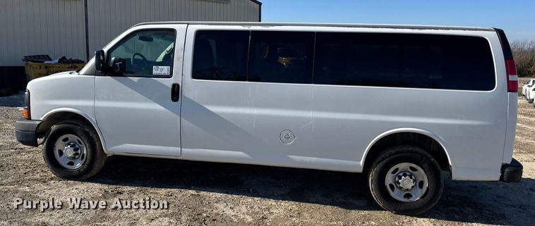 image for item DW6701 2015 Chevrolet Express 3500 van