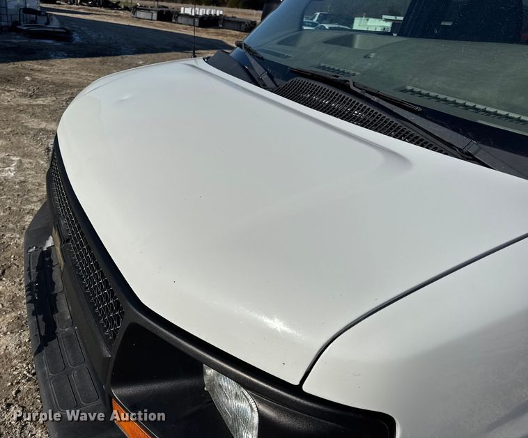 image for item DW6701 2015 Chevrolet Express 3500 van