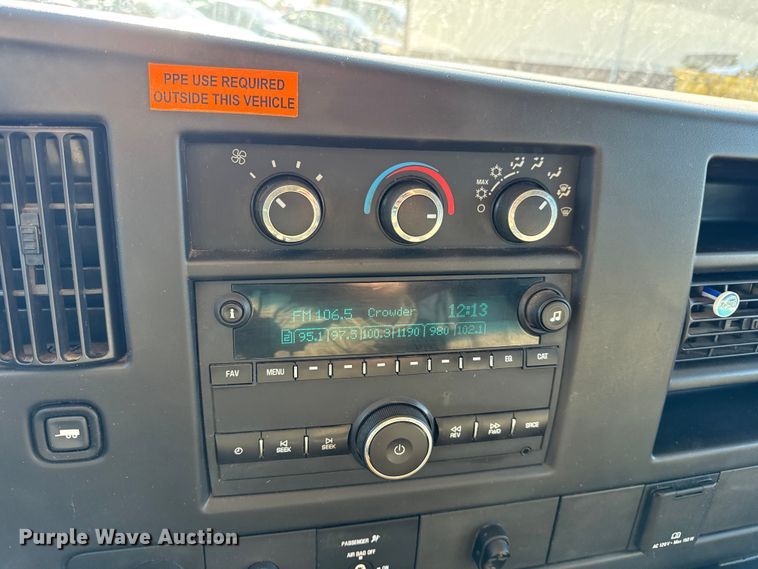 image for item DW6701 2015 Chevrolet Express 3500 van