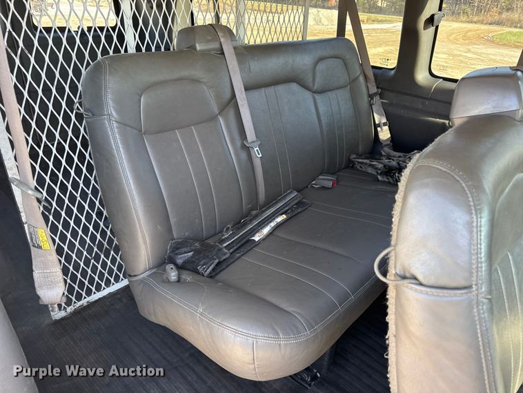 image for item DW6701 2015 Chevrolet Express 3500 van