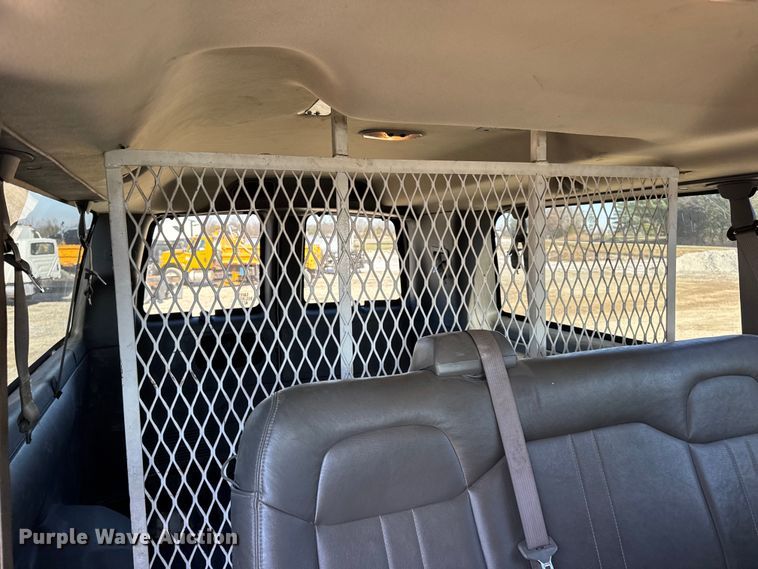 image for item DW6701 2015 Chevrolet Express 3500 van