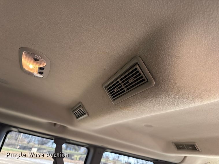 image for item DW6701 2015 Chevrolet Express 3500 van