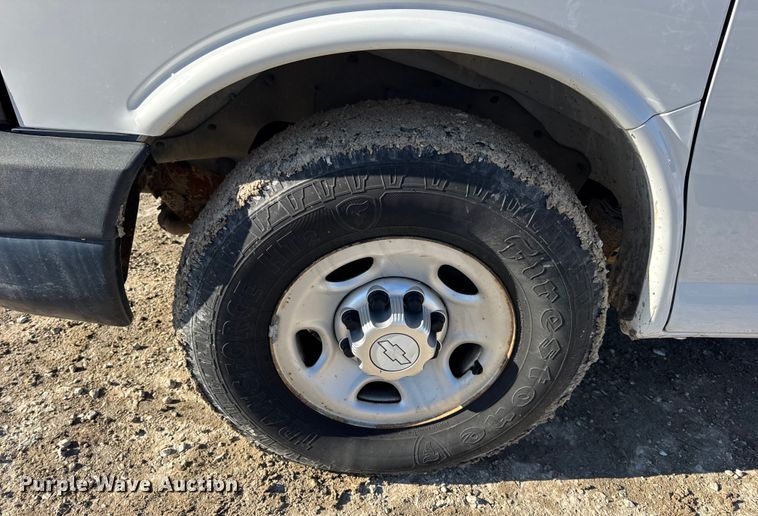 image for item DW6701 2015 Chevrolet Express 3500 van