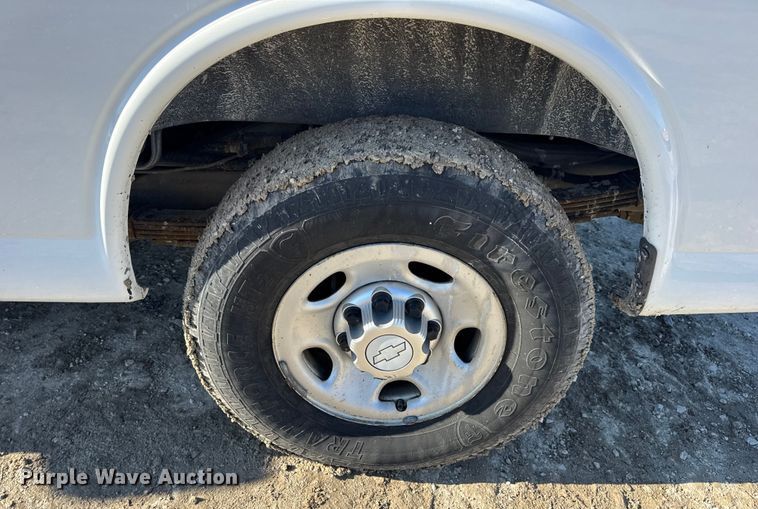 image for item DW6701 2015 Chevrolet Express 3500 van