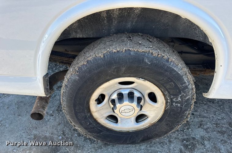 image for item DW6701 2015 Chevrolet Express 3500 van