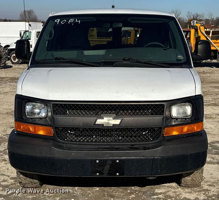 image for item DW6702 2015 Chevrolet Express 3500 van