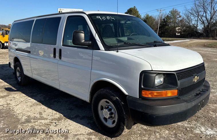 image for item DW6702 2015 Chevrolet Express 3500 van