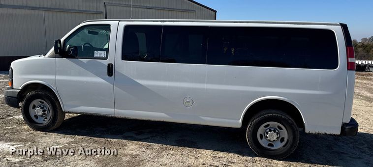 image for item DW6702 2015 Chevrolet Express 3500 van