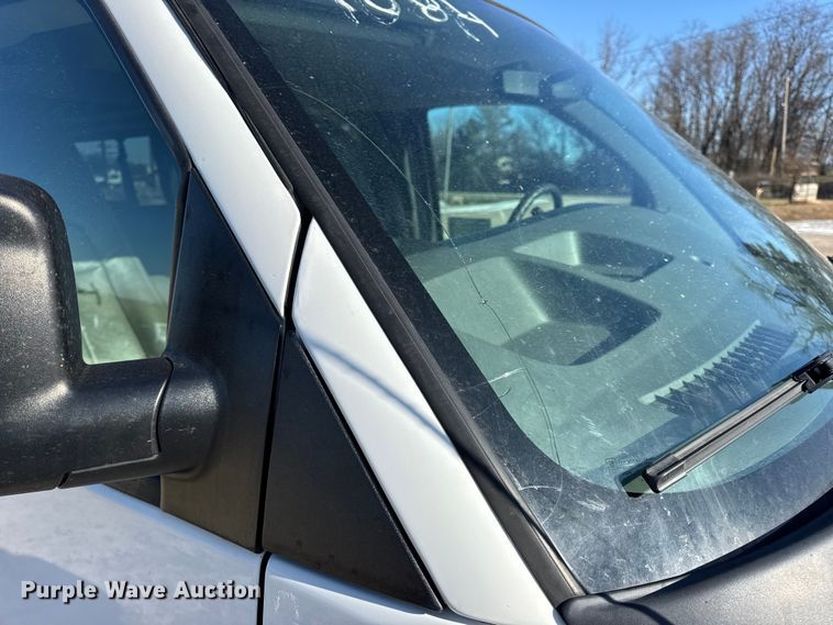 image for item DW6702 2015 Chevrolet Express 3500 van