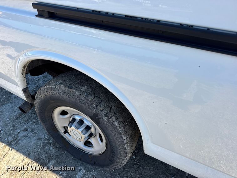 image for item DW6702 2015 Chevrolet Express 3500 van