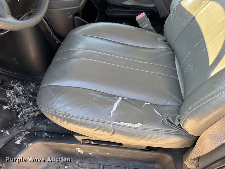 image for item DW6702 2015 Chevrolet Express 3500 van