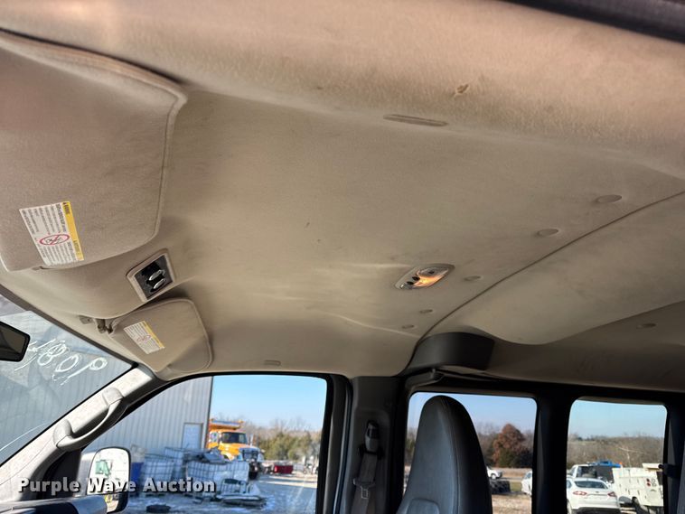 image for item DW6702 2015 Chevrolet Express 3500 van