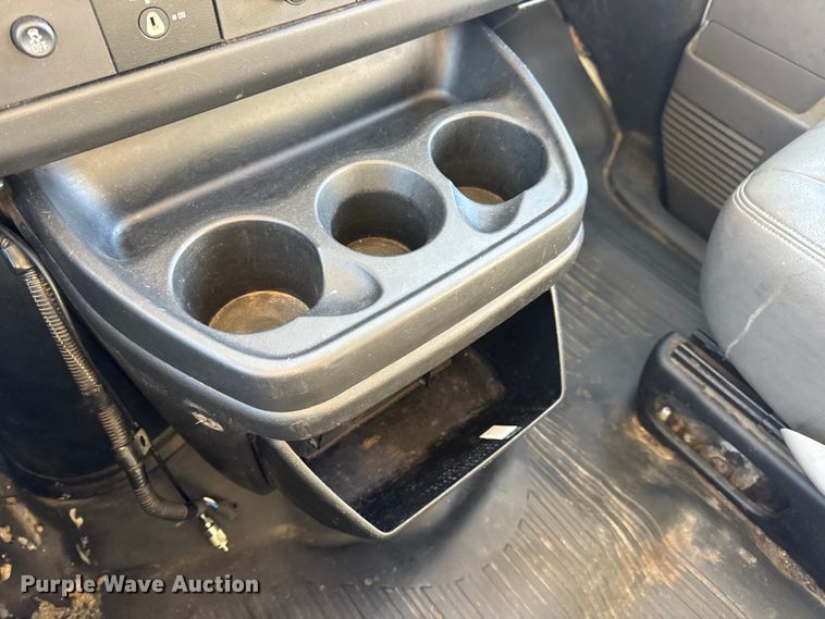 image for item DW6702 2015 Chevrolet Express 3500 van