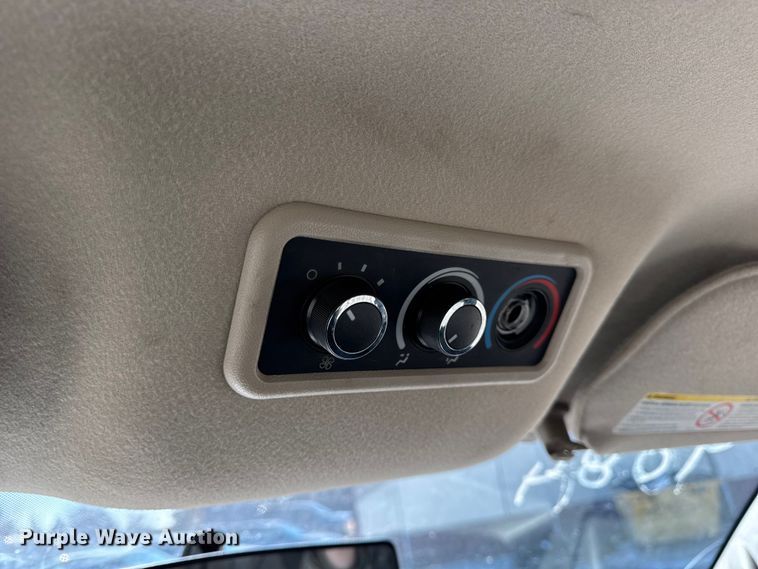 image for item DW6702 2015 Chevrolet Express 3500 van