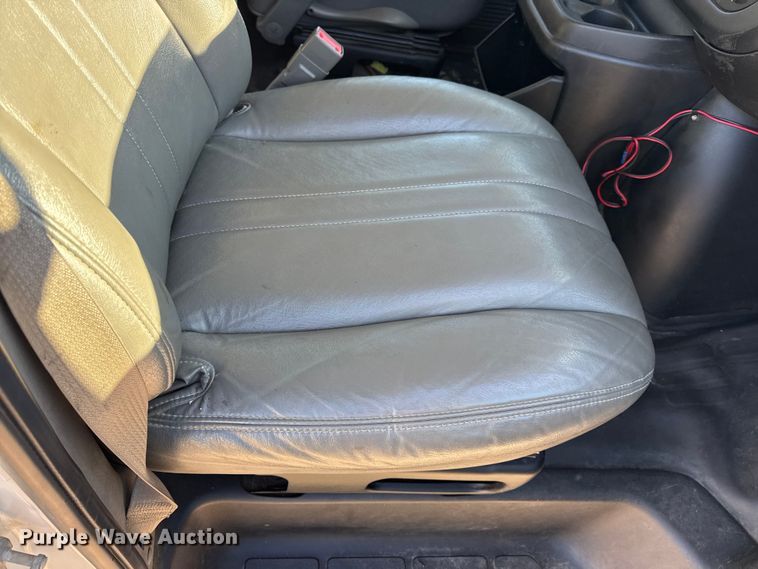 image for item DW6702 2015 Chevrolet Express 3500 van