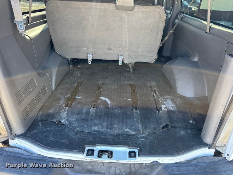 image for item DW6702 2015 Chevrolet Express 3500 van