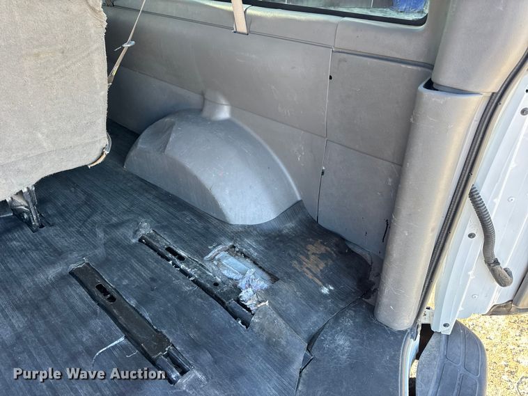 image for item DW6702 2015 Chevrolet Express 3500 van