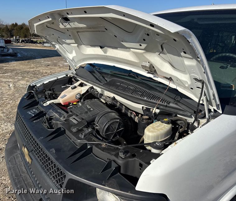 image for item DW6702 2015 Chevrolet Express 3500 van