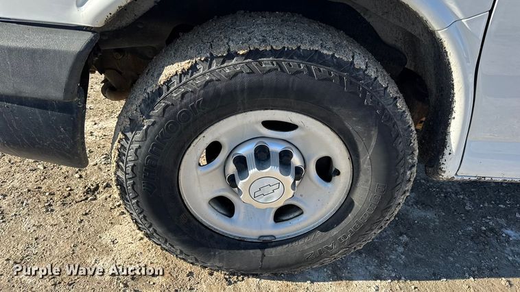 image for item DW6702 2015 Chevrolet Express 3500 van