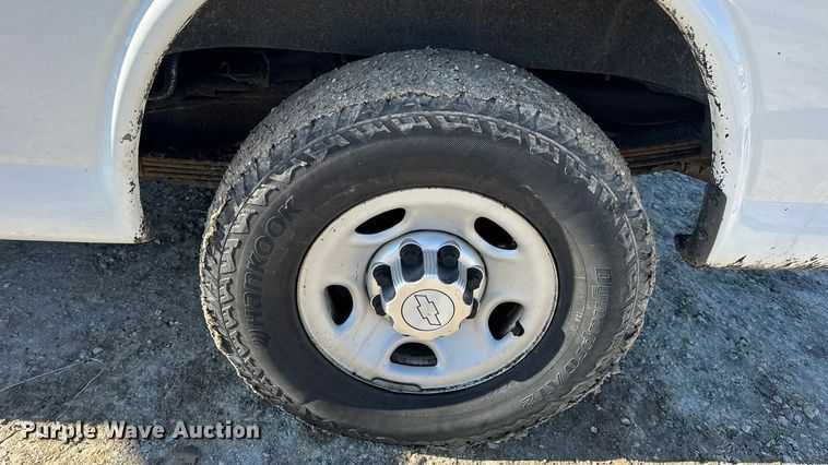image for item DW6702 2015 Chevrolet Express 3500 van