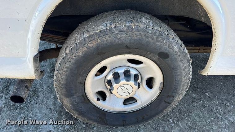 image for item DW6702 2015 Chevrolet Express 3500 van