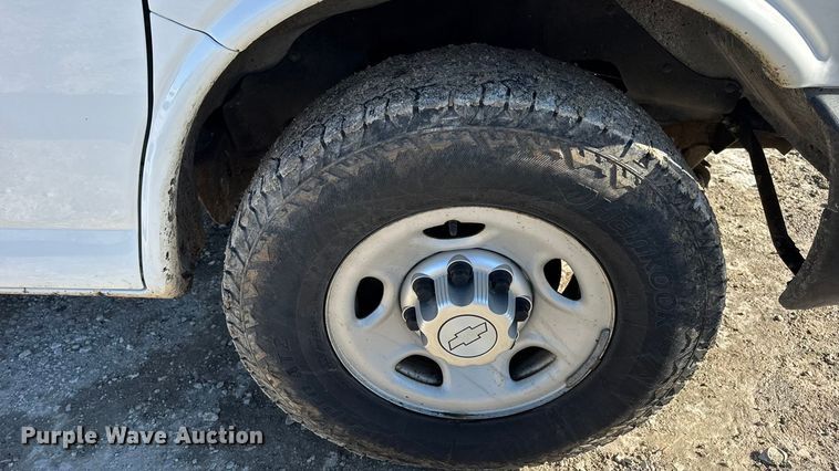 image for item DW6702 2015 Chevrolet Express 3500 van