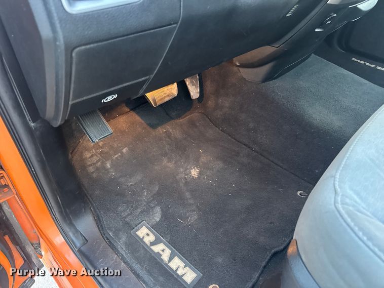 image for item DW6720 2013 RAM 1500 pickup truck