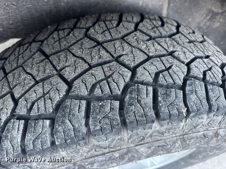 image for item DW6720 2013 RAM 1500 pickup truck