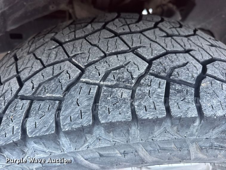 image for item DW6720 2013 RAM 1500 pickup truck