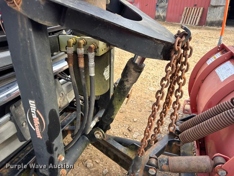 image for item DW6724 2005 GMC Sierra 2500HD utility bed pickup truck