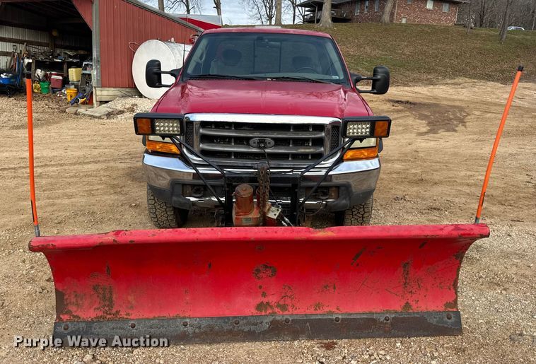 image for item DW6725 2001 Ford F250 Super Duty XLT SuperCab pickup truck