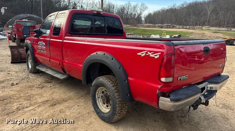 image for item DW6725 2001 Ford F250 Super Duty XLT SuperCab pickup truck