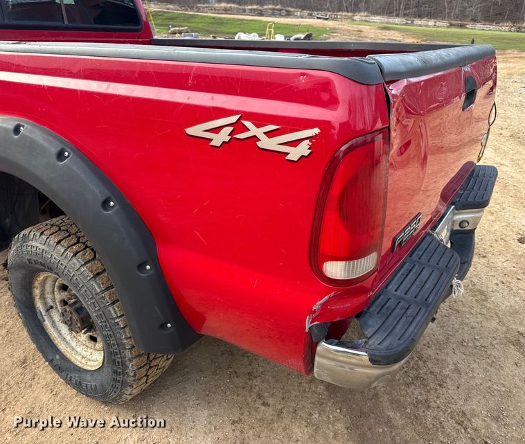 image for item DW6725 2001 Ford F250 Super Duty XLT SuperCab pickup truck