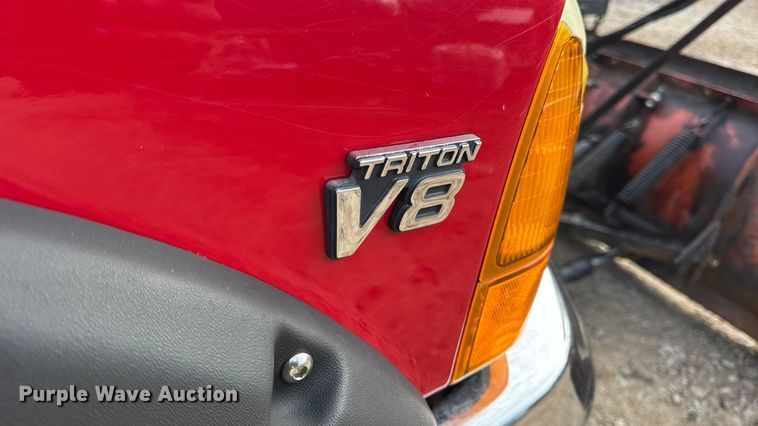 image for item DW6725 2001 Ford F250 Super Duty XLT SuperCab pickup truck