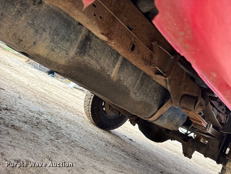 image for item DW6725 2001 Ford F250 Super Duty XLT SuperCab pickup truck