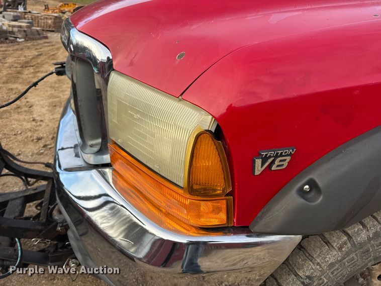 image for item DW6725 2001 Ford F250 Super Duty XLT SuperCab pickup truck