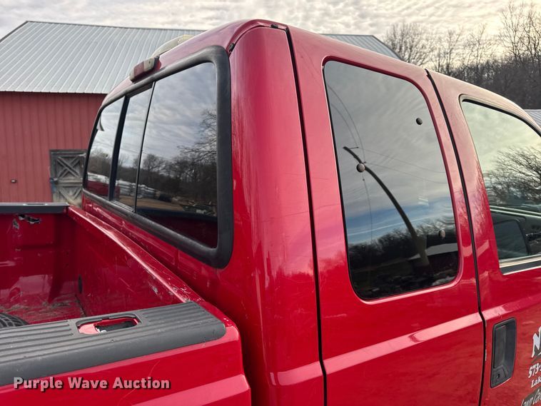 image for item DW6725 2001 Ford F250 Super Duty XLT SuperCab pickup truck