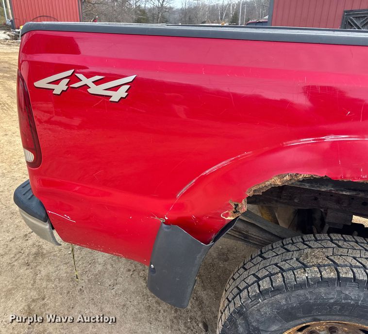 image for item DW6725 2001 Ford F250 Super Duty XLT SuperCab pickup truck