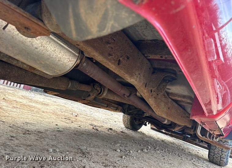 image for item DW6725 2001 Ford F250 Super Duty XLT SuperCab pickup truck