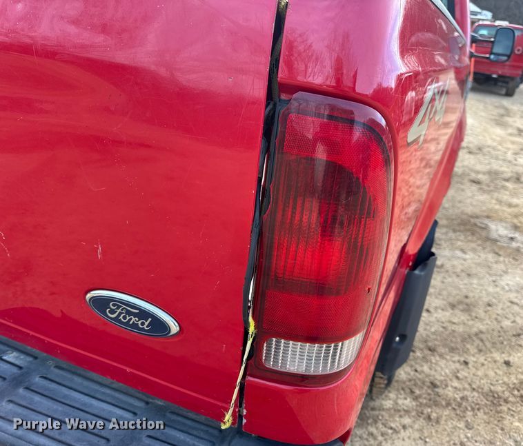 image for item DW6725 2001 Ford F250 Super Duty XLT SuperCab pickup truck