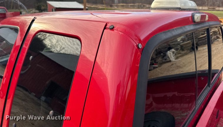 image for item DW6725 2001 Ford F250 Super Duty XLT SuperCab pickup truck