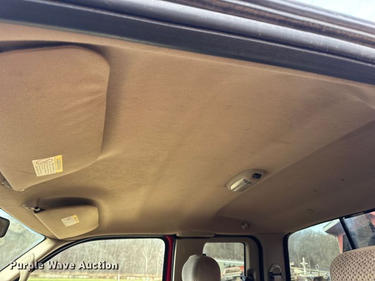 image for item DW6725 2001 Ford F250 Super Duty XLT SuperCab pickup truck